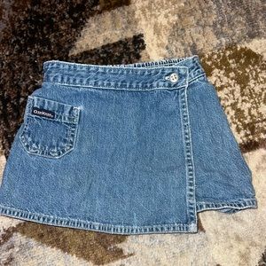 Oshkosh shirt/ shorts size 2T